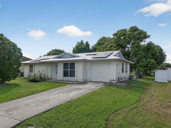 2250 SE Glover Street, Port St Lucie, FL 34984