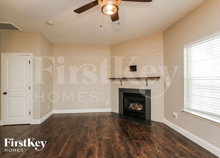 11418 Heritage Green Dr — Photo 2