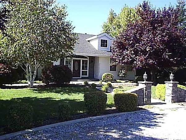 8160 Green Acres Ln photo 1