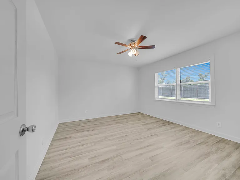4900 S Lakewood Dr — Photo 12