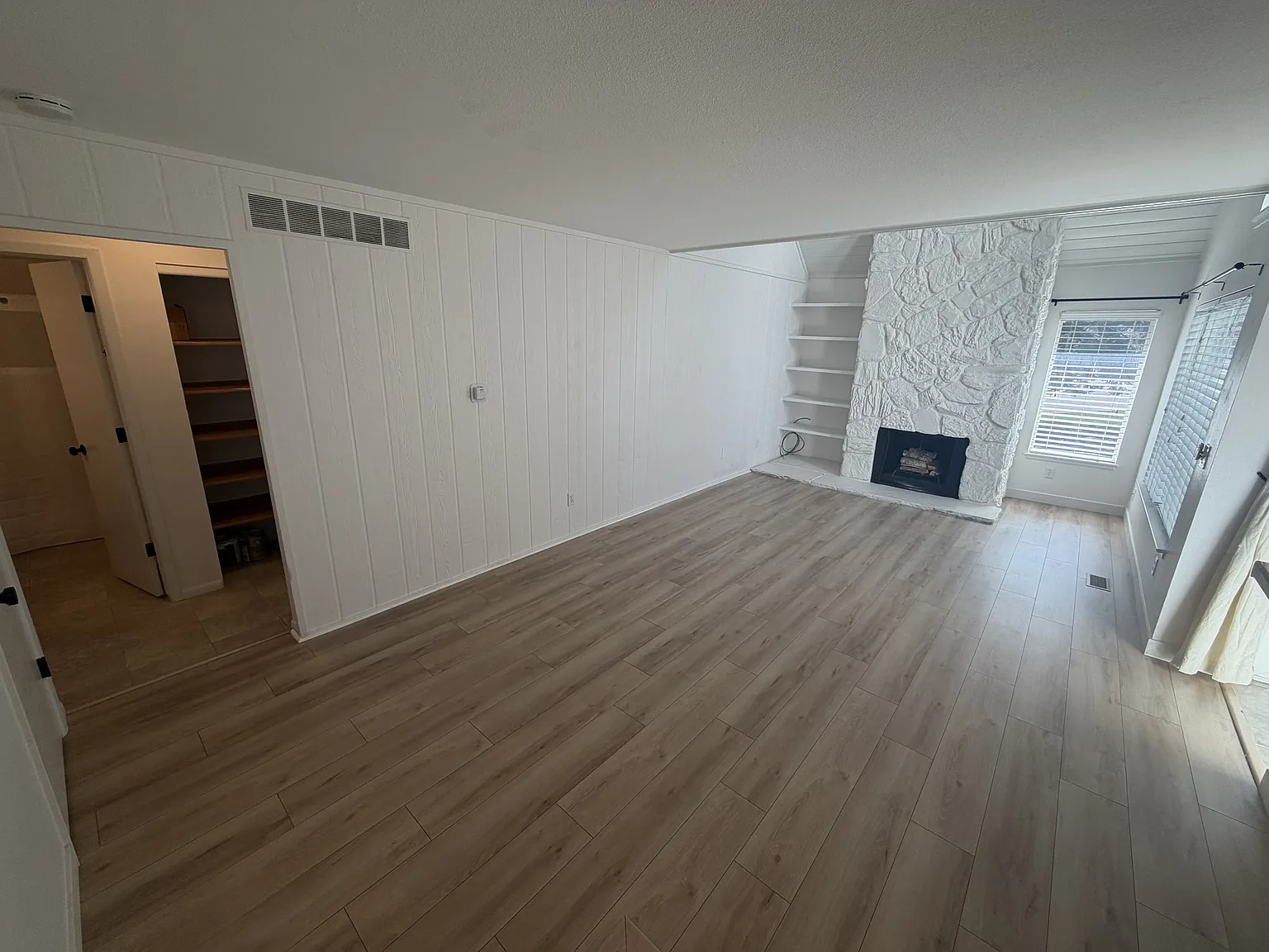 2461 S Xanadu Way - D — Photo 4