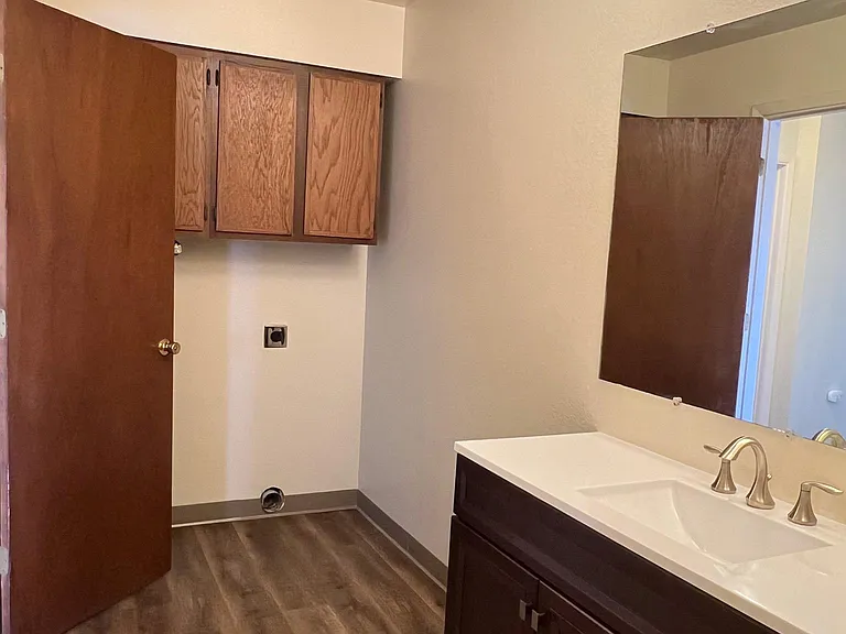 2304 Hillview Ct — Photo 7
