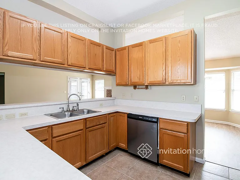 1737 Chalet St — Photo 6