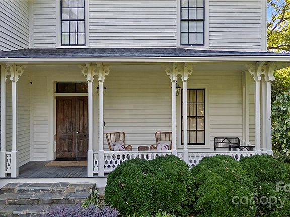 4th image of 10915 Beatties Ford Rd