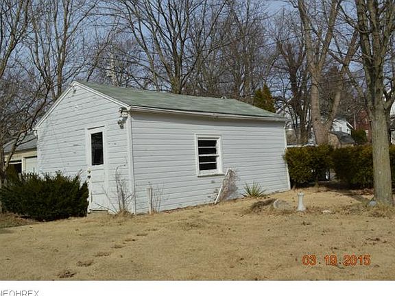 3rd image of 87 Glenwood Blvd