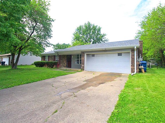 3rd image of 812 Burr Oak Dr