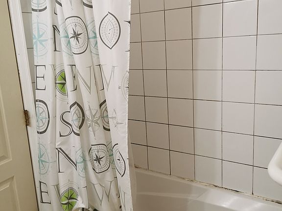 3rd image of 6090 Broadway #4