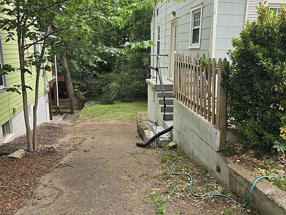 3rd image of 1722 Ordway Pl