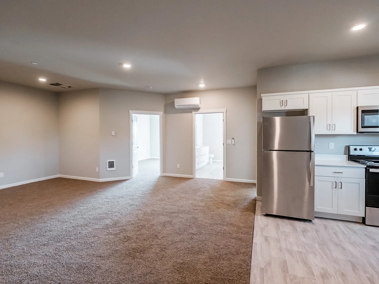 2 bed, 1050 sqft, $1,650 — Photo 3