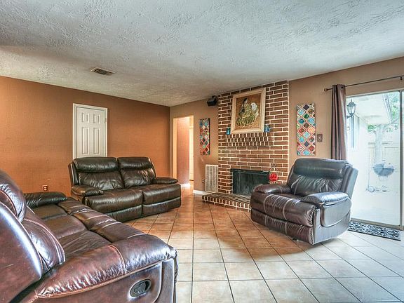 3rd image of 15319 Silver Green Dr S