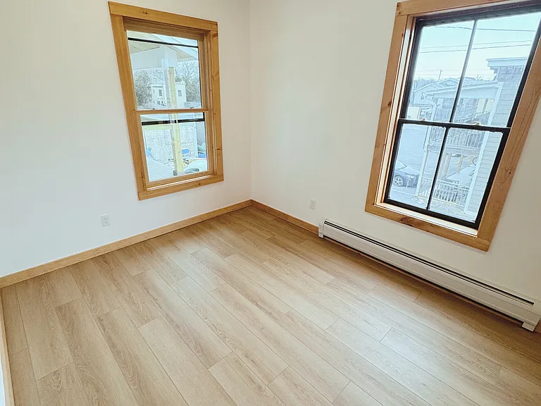 24 Grant St #4 — Photo 10
