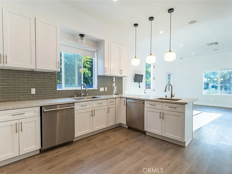 1480 S Durango Ave — Photo 23