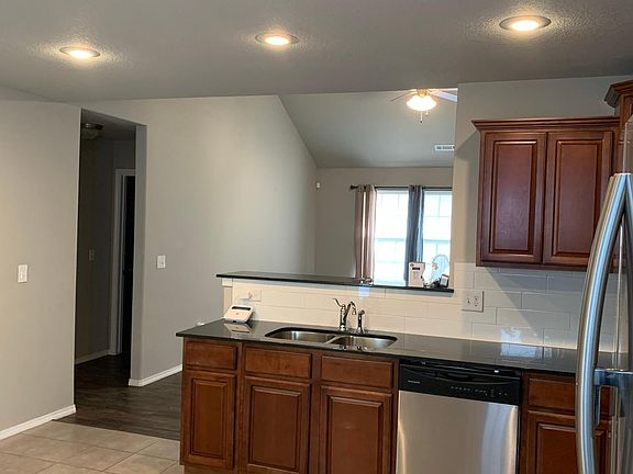 4th image of 2615 Whispering Woods Ct