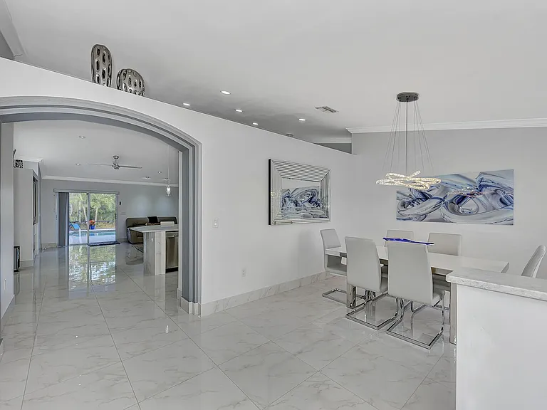 1011 NW 19th St — Photo 27