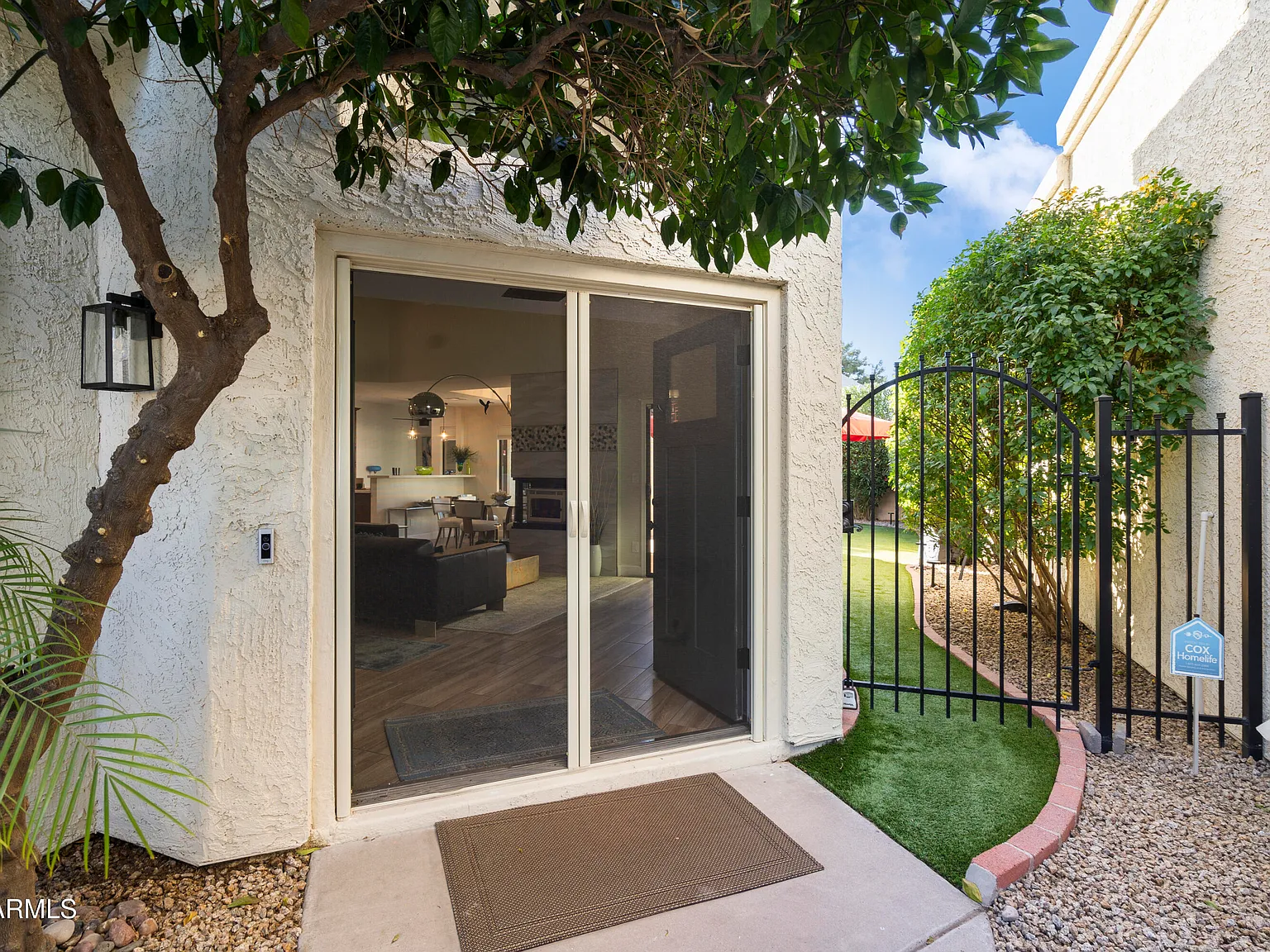 2 bed, 2.0 bath, 1617 sqft, $3,595 — Photo 2