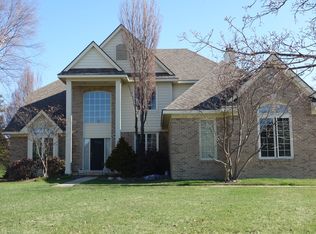 4558 Maple Creek Ct, West Bloomfield, MI 48322