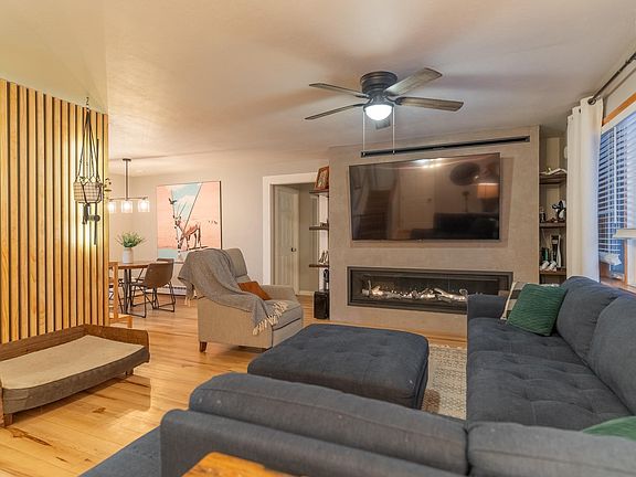 3rd image of 1689 Palomino Dr