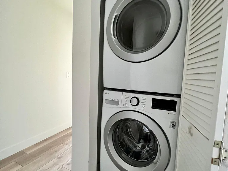 1307 N Bronson Ave #302 — Photo 9