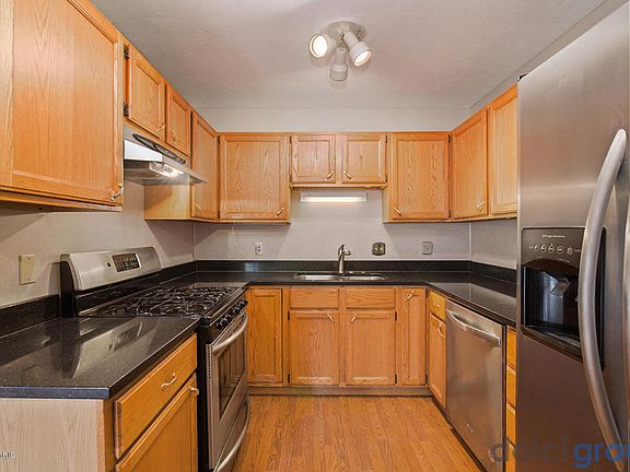 4th image of 2927 Byron Center Ave SW APT F