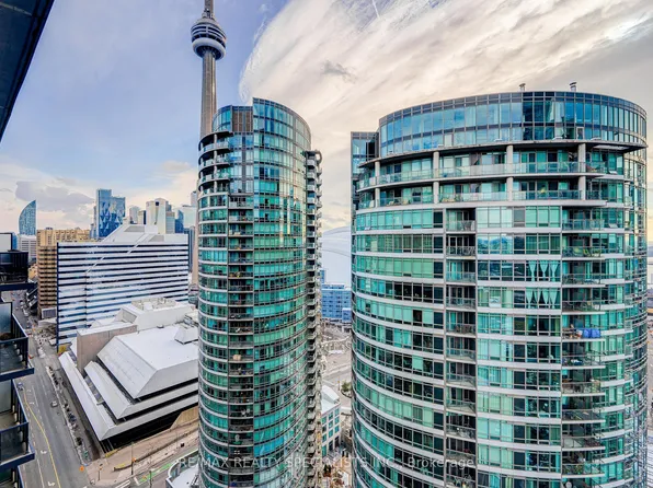 352 Front St W Unit 2305, Toronto, ON M5V 0K3