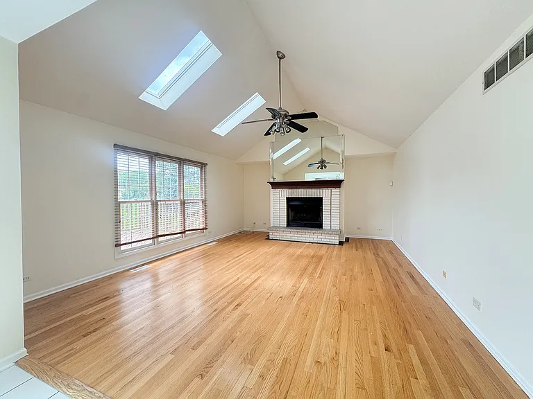1108 Hollingswood Ave — Photo 7
