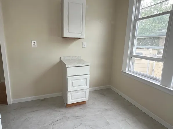 102 Lexington Avenue image 5 of 10