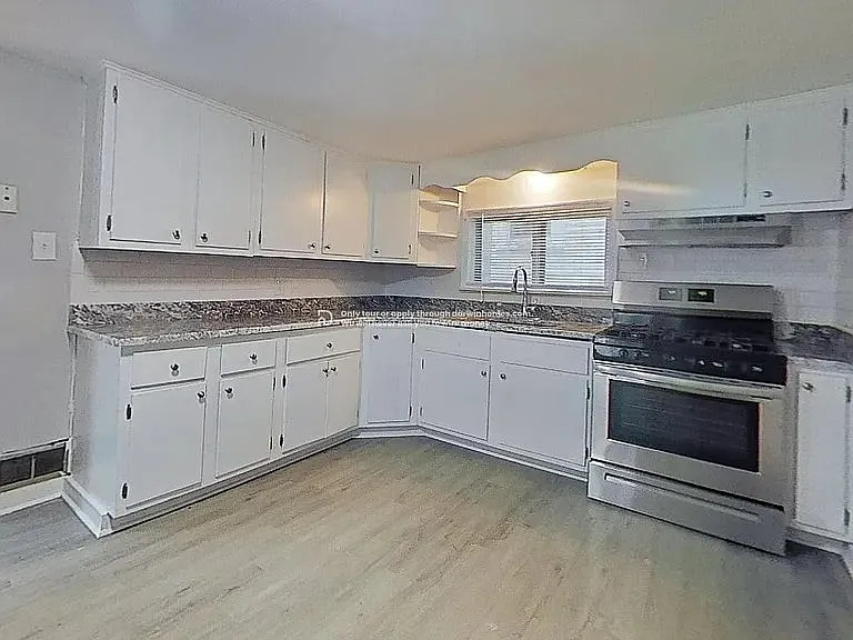 3 bed, 1.5 bath, 1454 sqft, $1,645 — Photo 4