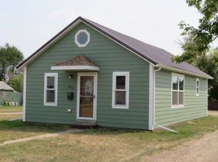 533 Pleasant St, Harvey, ND 58341