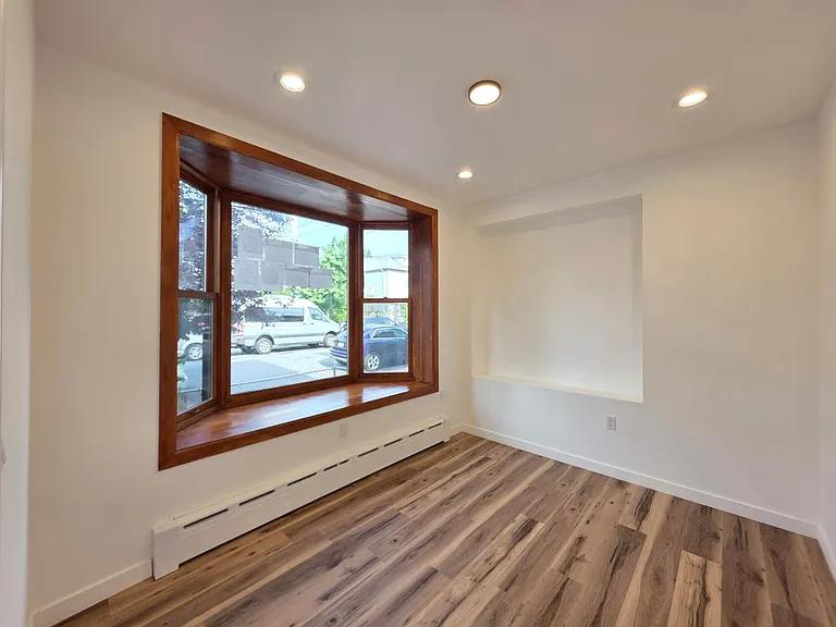 2722 E 26th St #1 — Photo 16