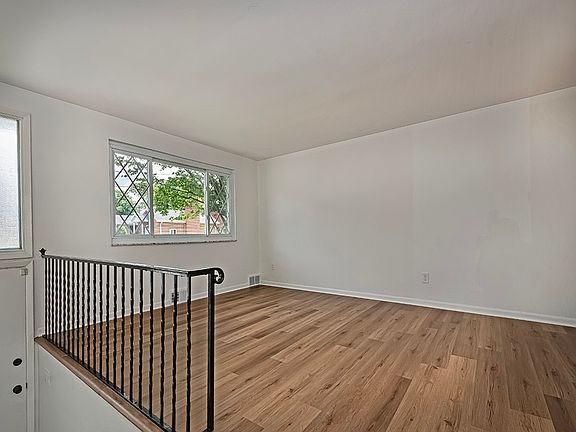 4th image of 205 Watson Ave