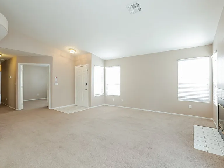 8021 Mount Royal Ct — Photo 4