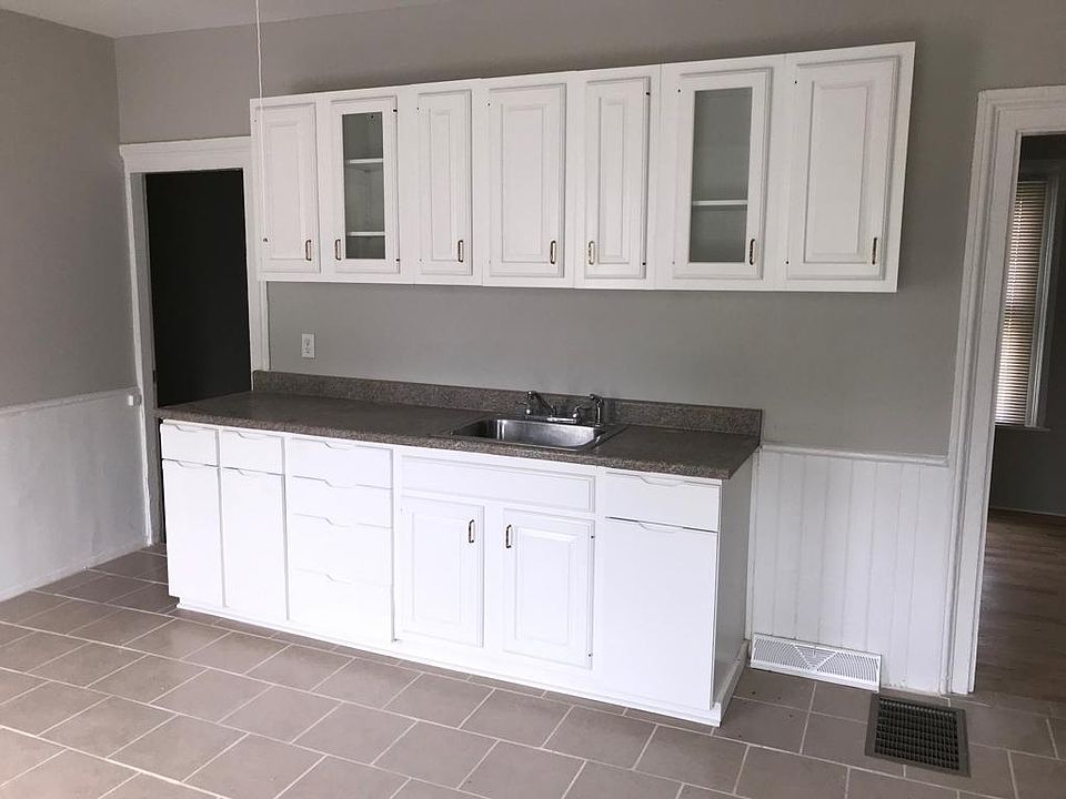 1st image of 278 Hallock Ave