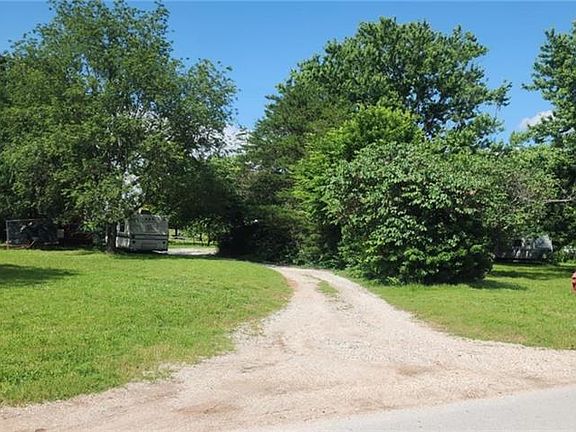 2nd image of 12738 Richardson Rd