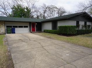 2206 Nottingham Dr, Garland, TX 75041
