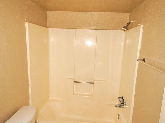 4th image of 1309 Bernard St APT 10