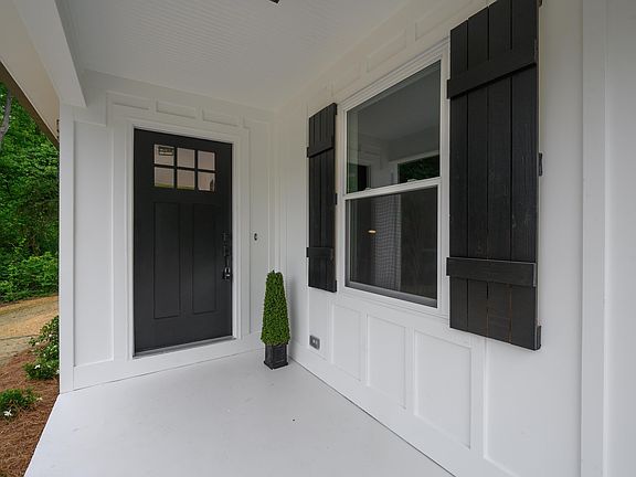 4th image of 2260 Pine Ln