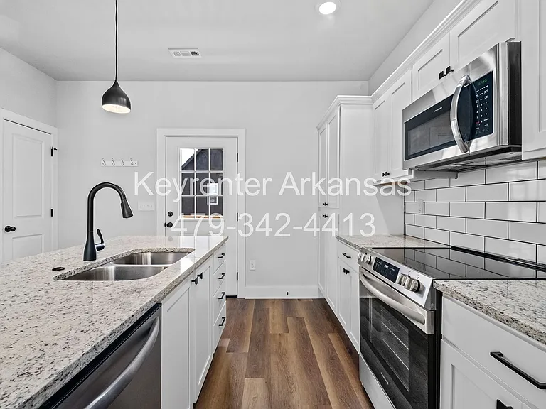 936 S Wichita Ave — Photo 12