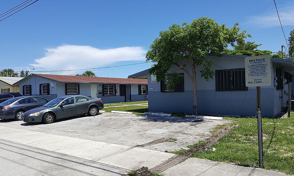 1st image of 408 NE 4th St