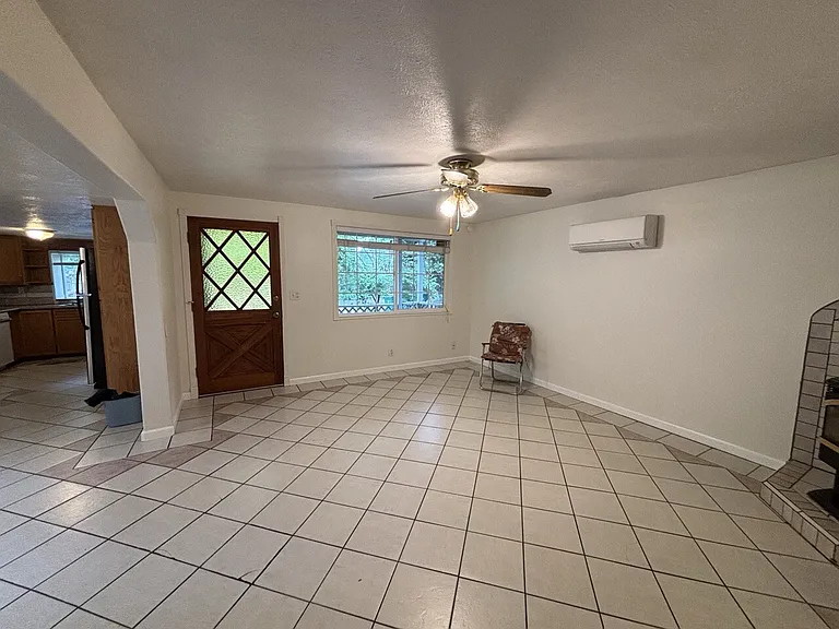 2895 Willow St — Photo 7