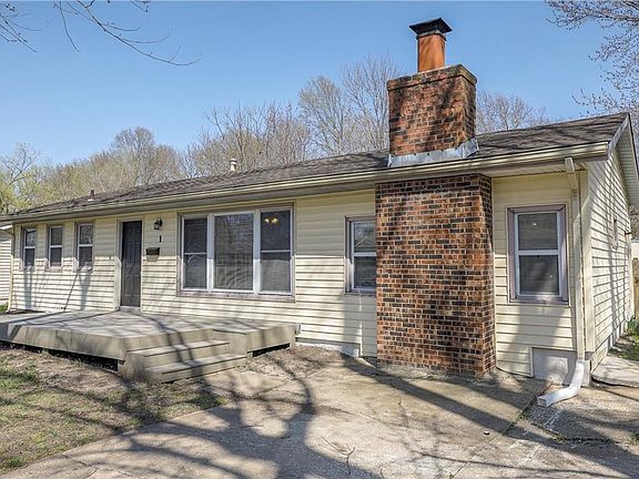 2nd image of 1 NW Walnut St