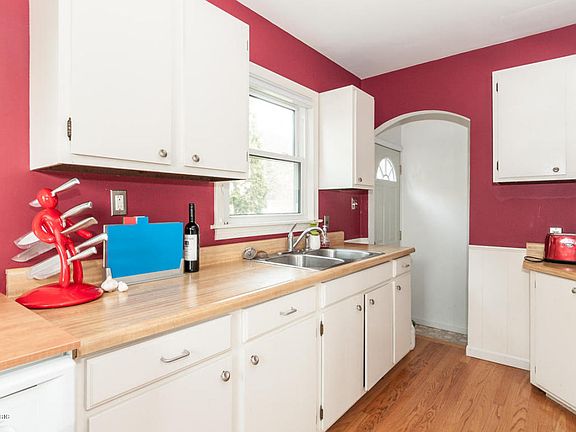 4th image of 1213 Napier Ave