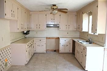 3rd image of 836 Darden Dr