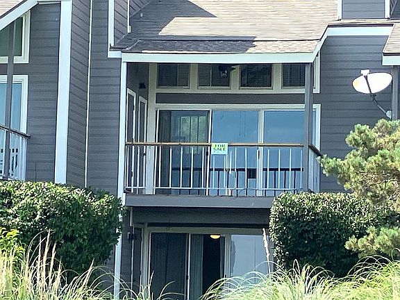 4th image of 300 Five Rush Creek Dr #B