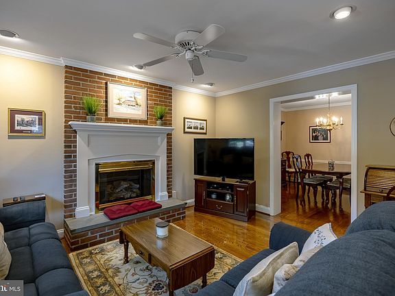 5th image of 806 Shadeland Ave