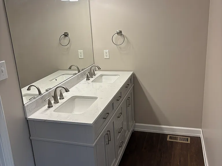 4460 Oakbank Ln — Photo 9