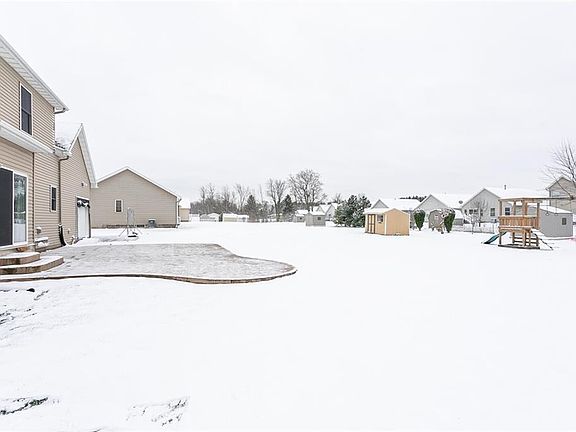 3rd image of 142 Queensland Dr