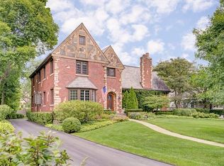 321 Raleigh Rd, Kenilworth, IL 60043