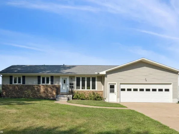 102 Orchard Ln, New London, IA 52645
