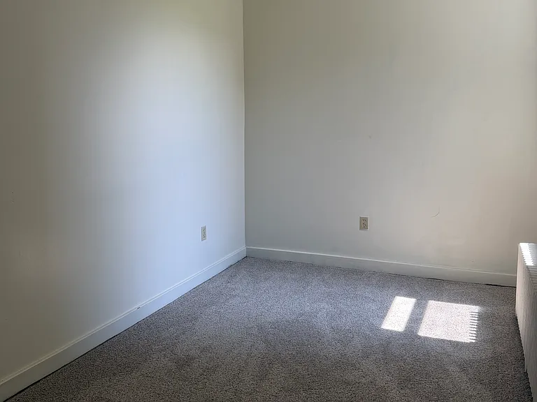 302 E Walnut St #1 — Photo 6