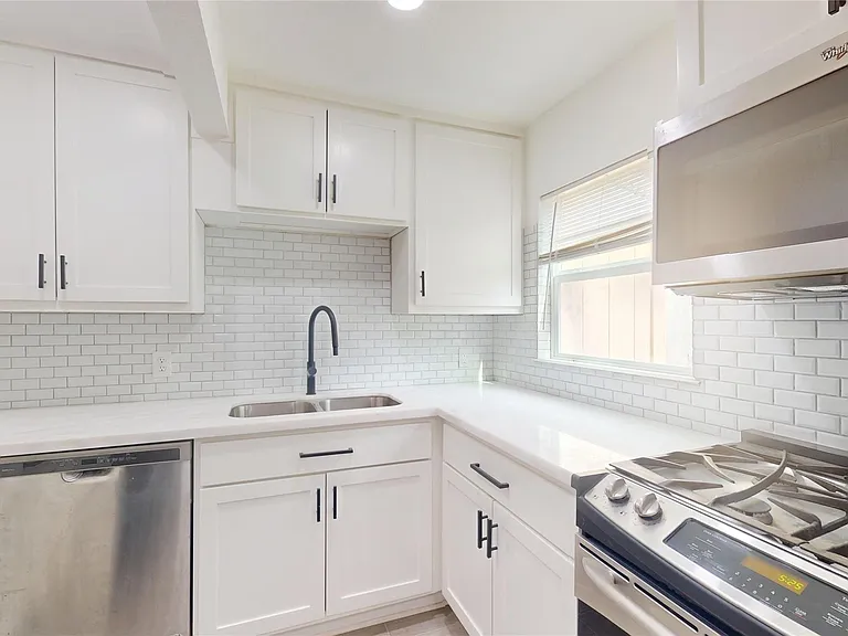 3830 Cosby St — Photo 4